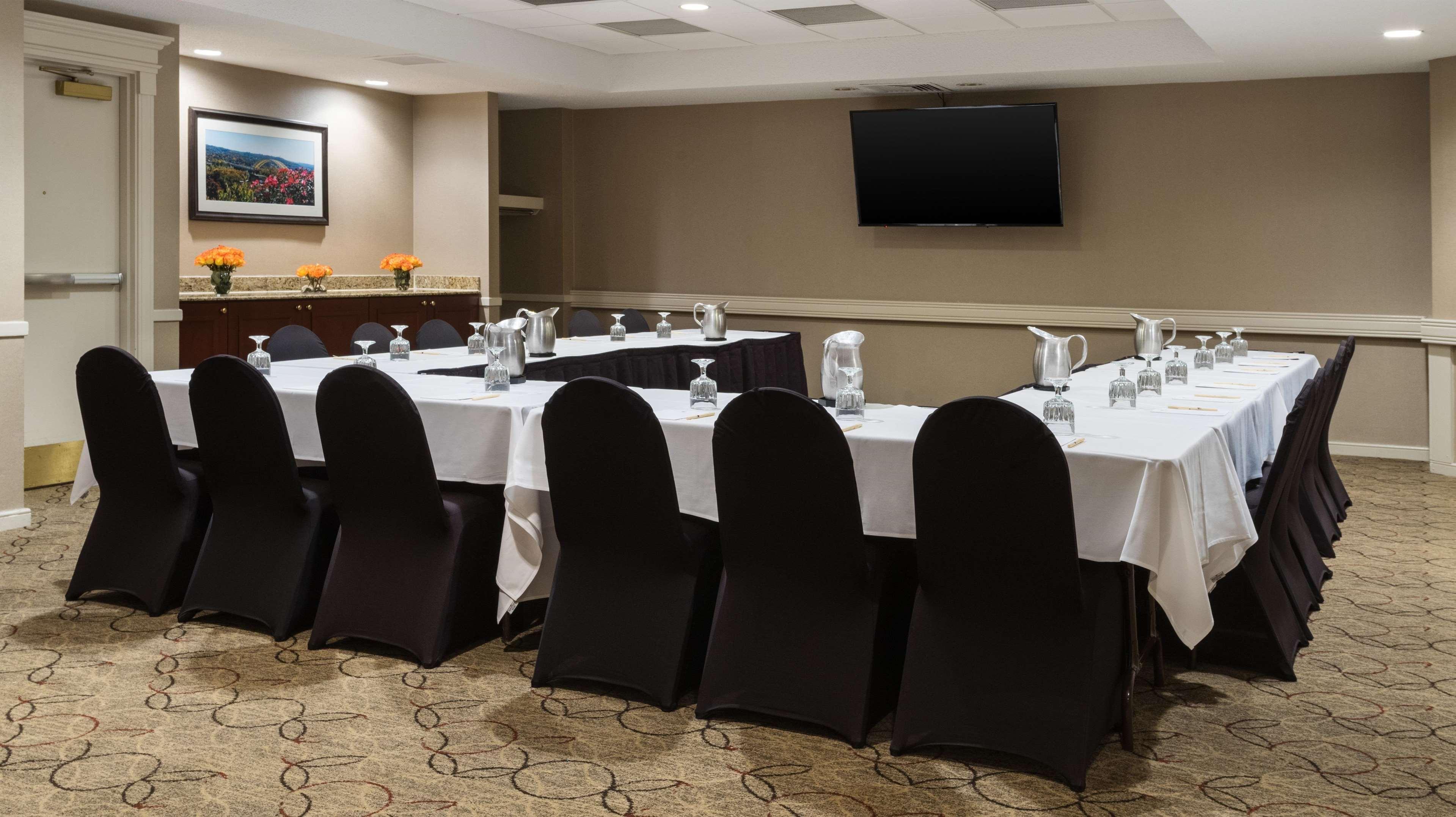 Doubletree Suites By Hilton Hotel Cincinnati - Blue Ash Sharonville Eksteriør billede