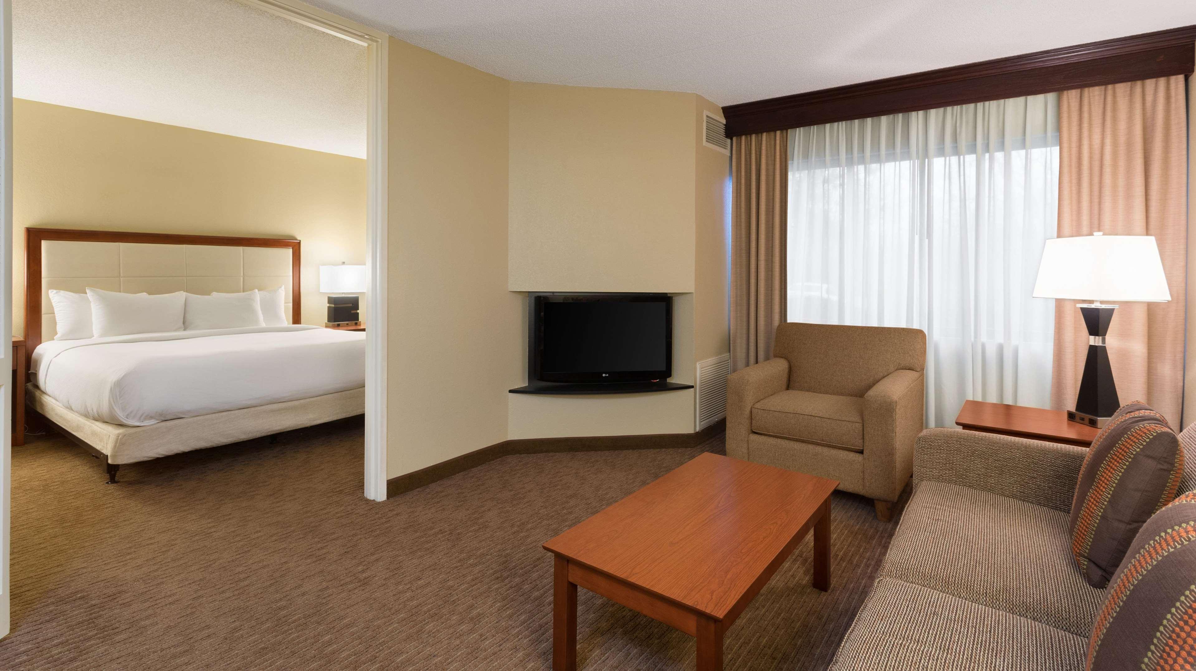 Doubletree Suites By Hilton Hotel Cincinnati - Blue Ash Sharonville Eksteriør billede