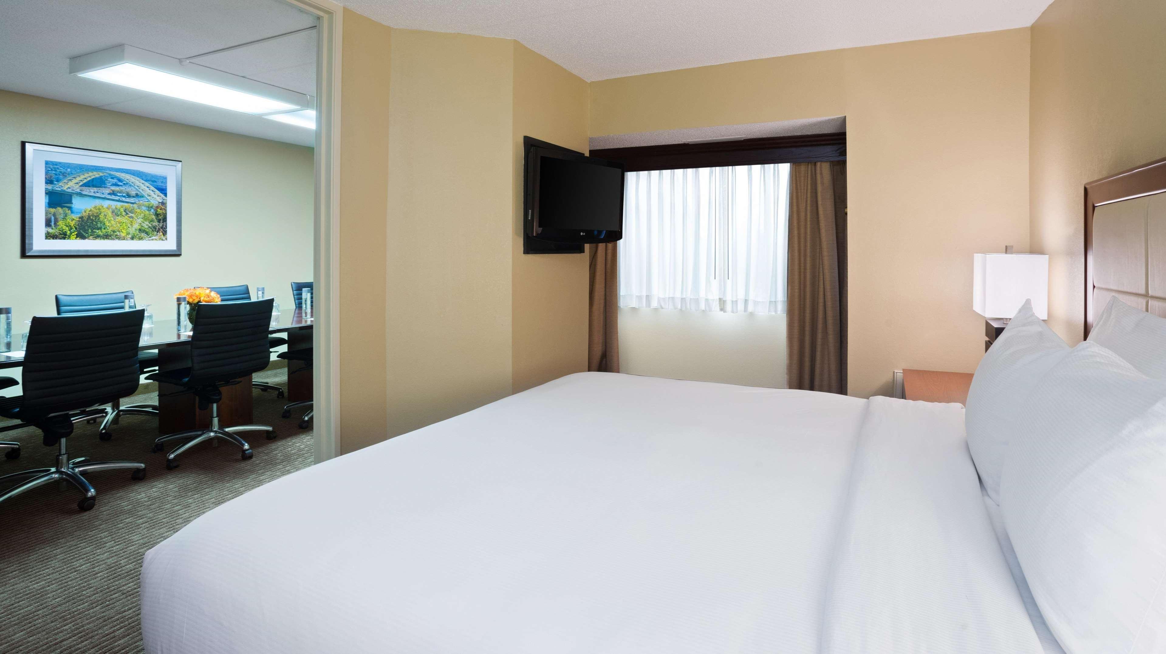 Doubletree Suites By Hilton Hotel Cincinnati - Blue Ash Sharonville Eksteriør billede