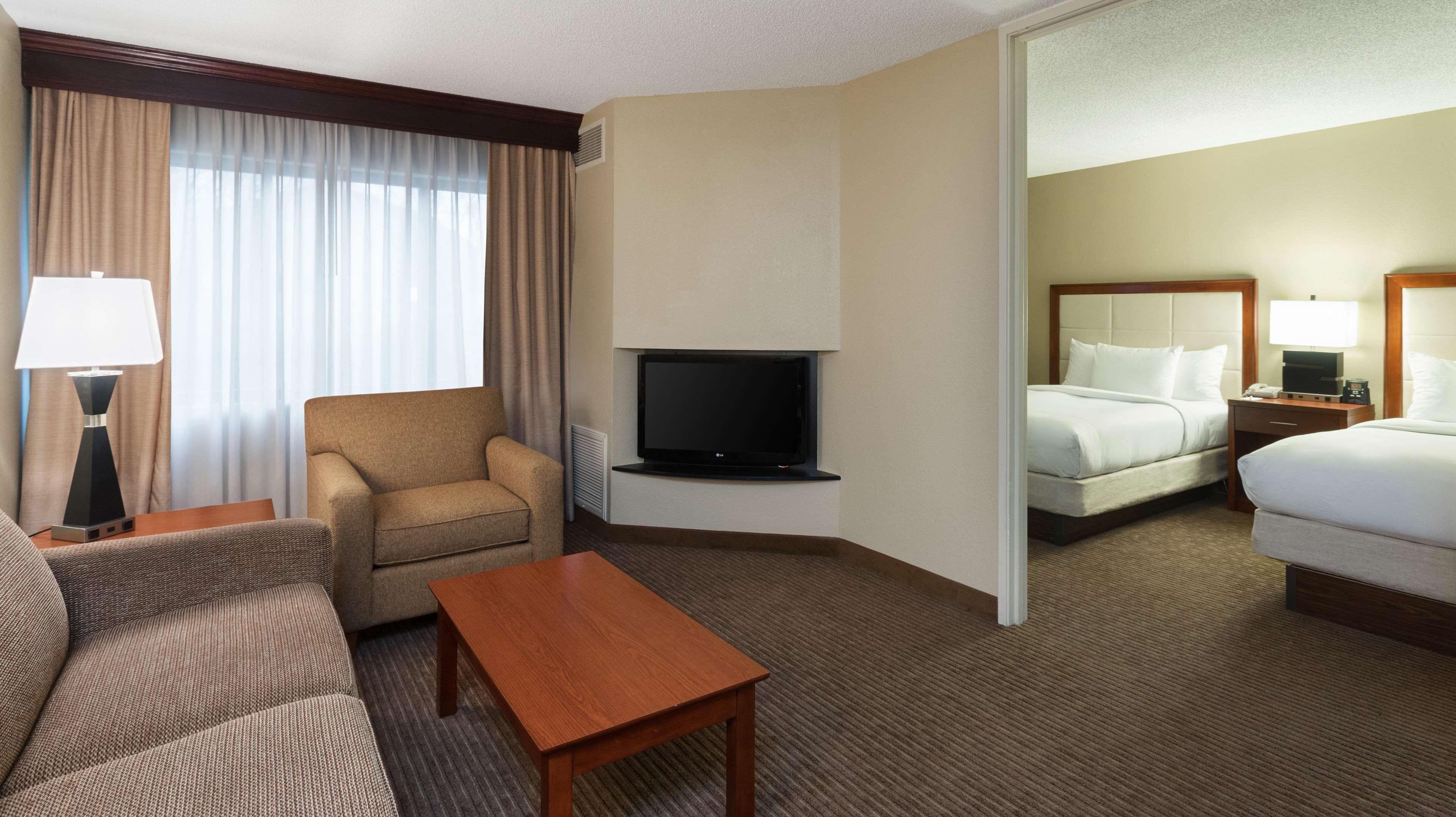 Doubletree Suites By Hilton Hotel Cincinnati - Blue Ash Sharonville Eksteriør billede