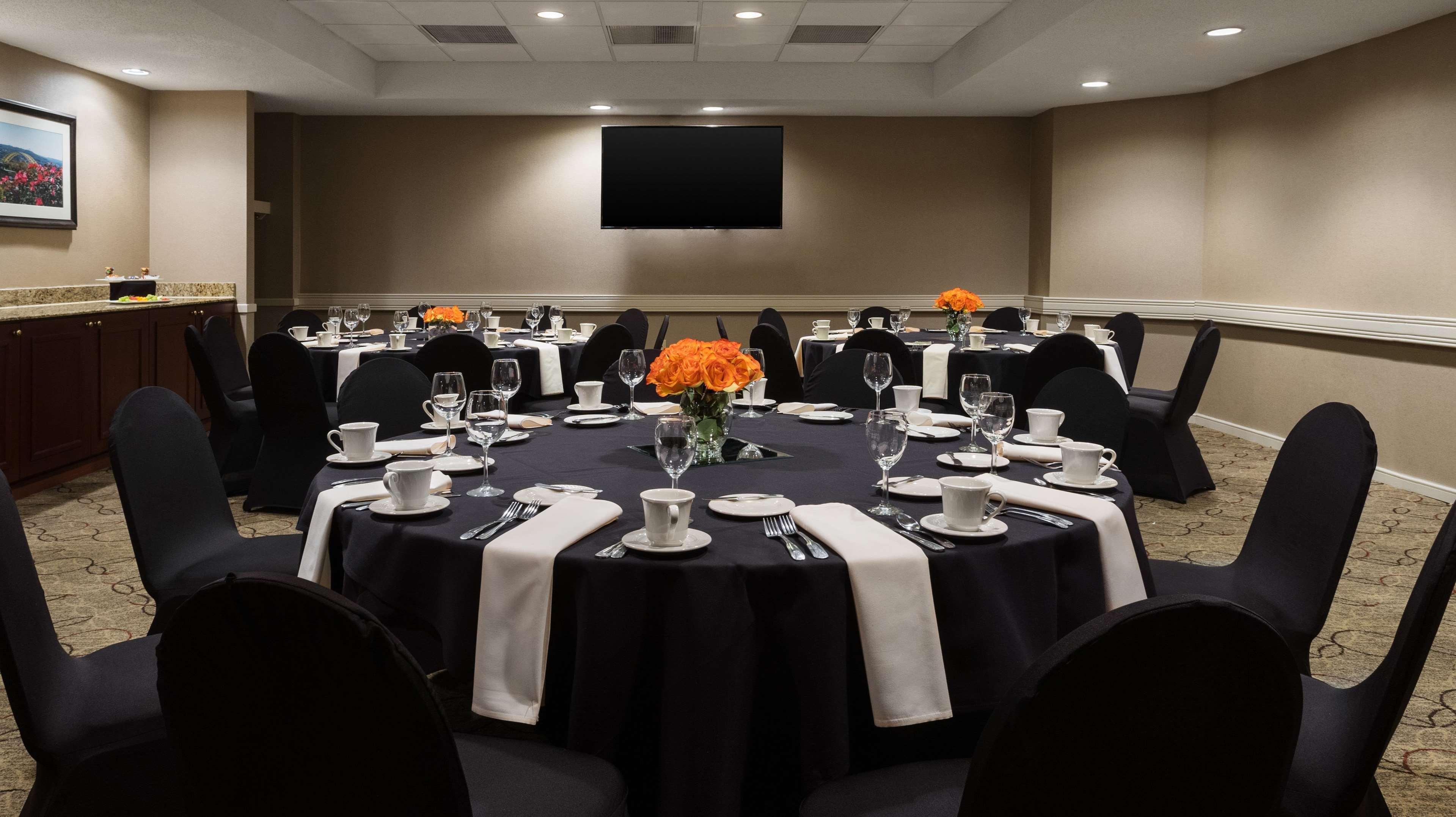 Doubletree Suites By Hilton Hotel Cincinnati - Blue Ash Sharonville Eksteriør billede
