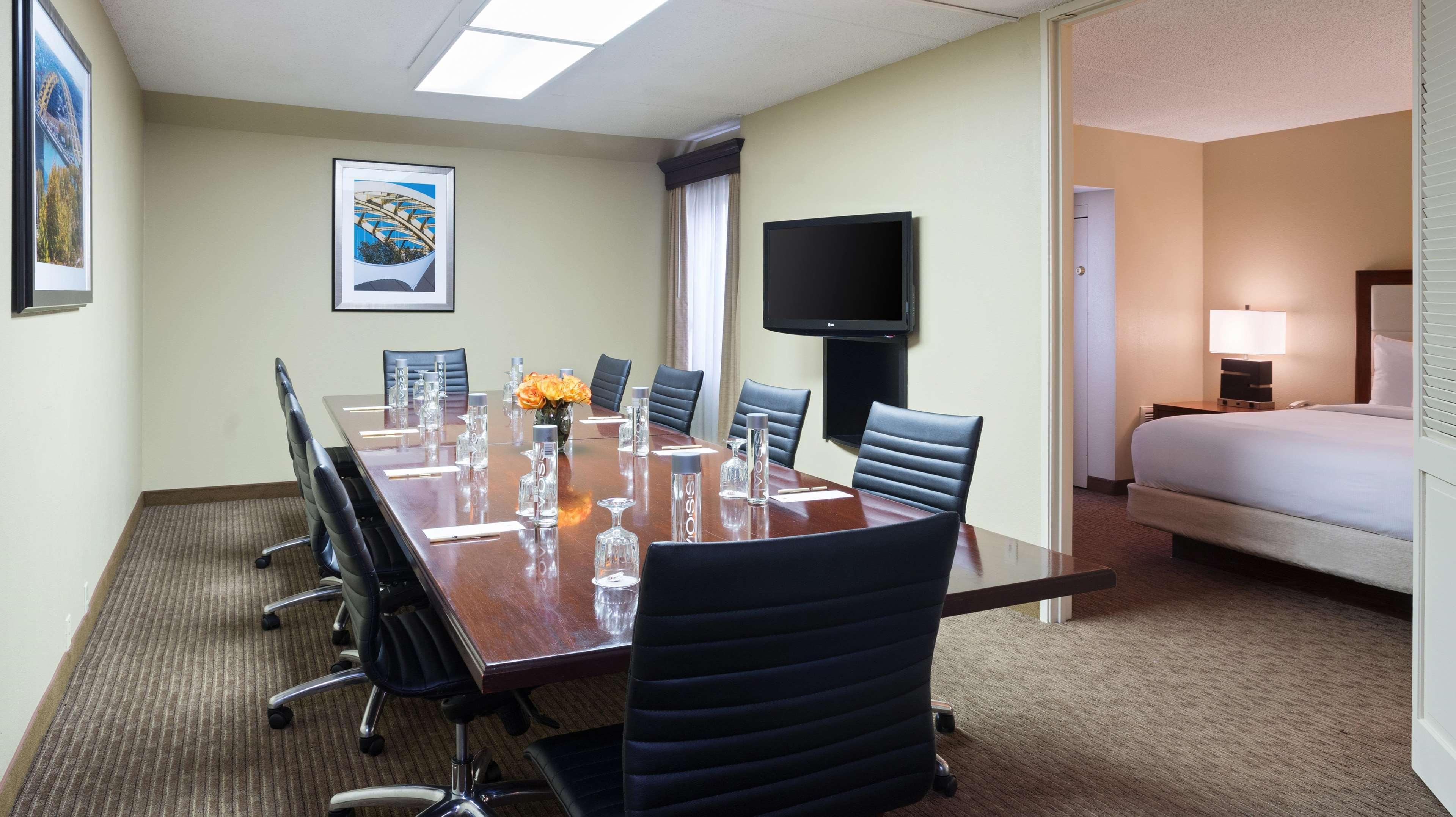 Doubletree Suites By Hilton Hotel Cincinnati - Blue Ash Sharonville Eksteriør billede