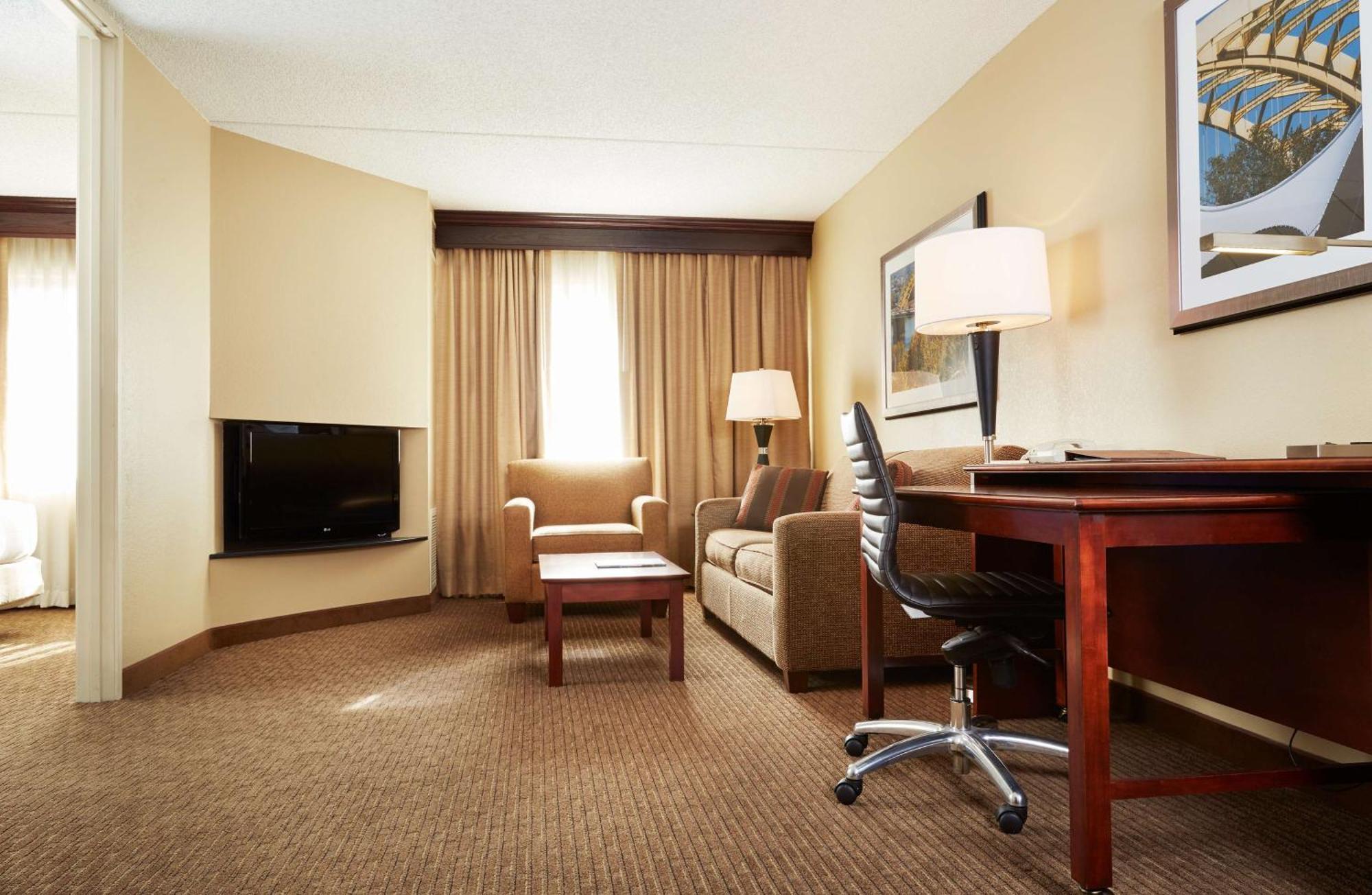 Doubletree Suites By Hilton Hotel Cincinnati - Blue Ash Sharonville Eksteriør billede