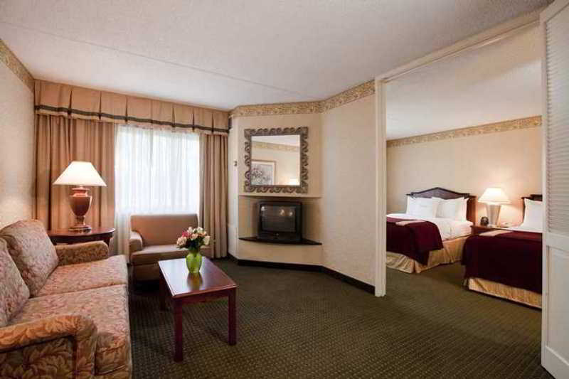 Doubletree Suites By Hilton Hotel Cincinnati - Blue Ash Sharonville Værelse billede